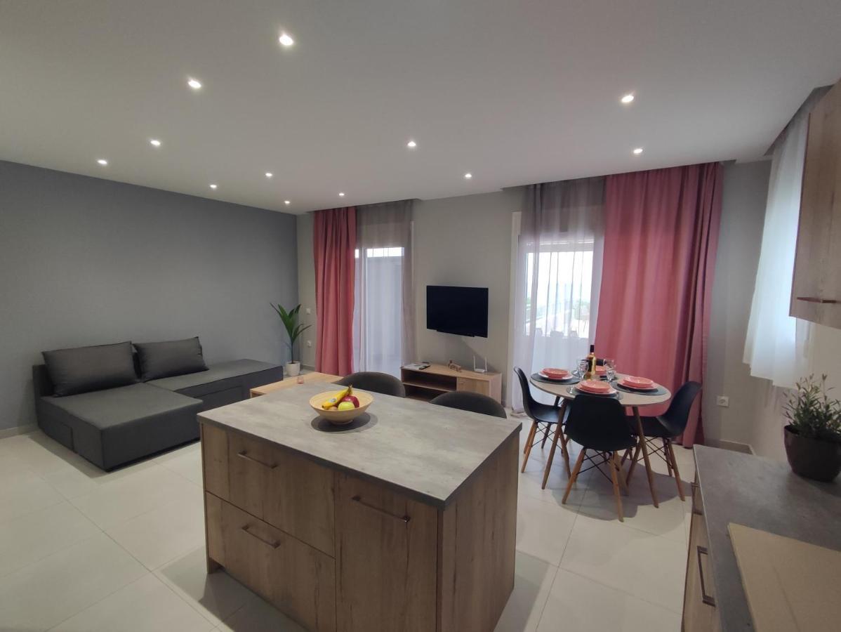 Nostalgia Apartment อาร์คานเยโลส ภายนอก รูปภาพ