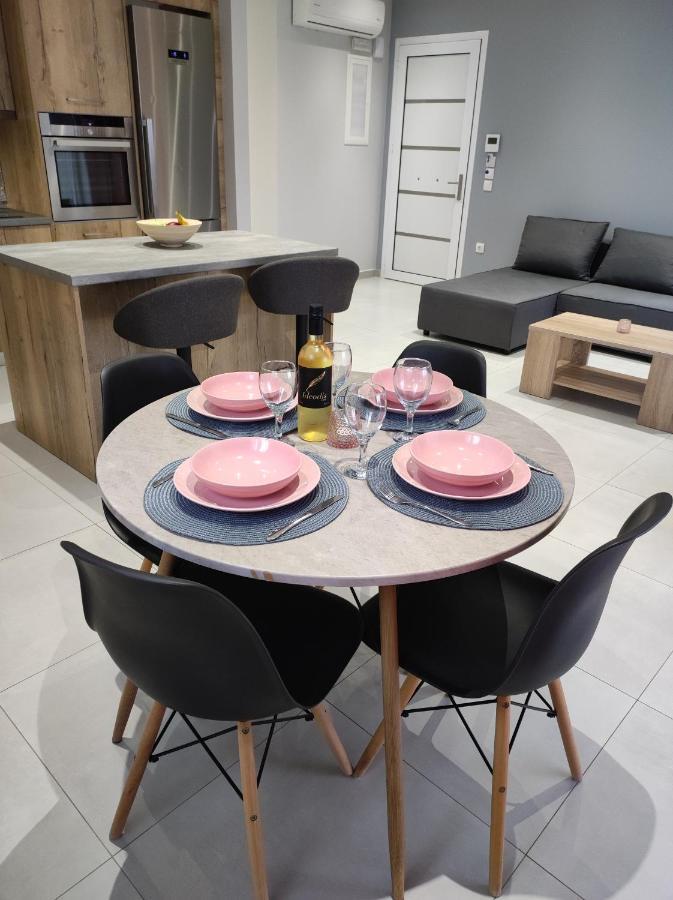 Nostalgia Apartment อาร์คานเยโลส ภายนอก รูปภาพ