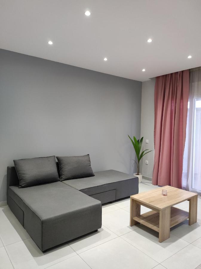Nostalgia Apartment อาร์คานเยโลส ภายนอก รูปภาพ
